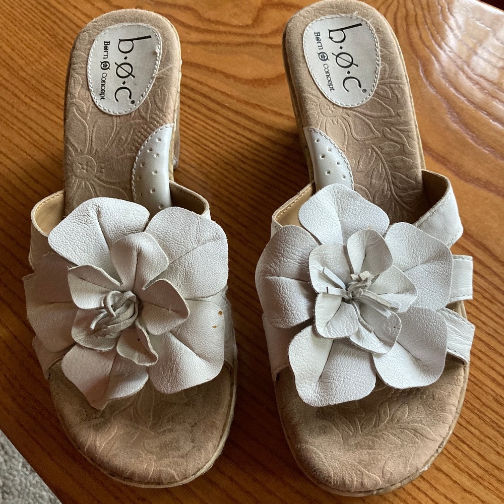 BOC Wedge Flower Sandals